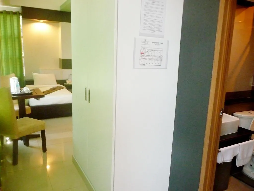 The Metropolis Suites Davao 3*,