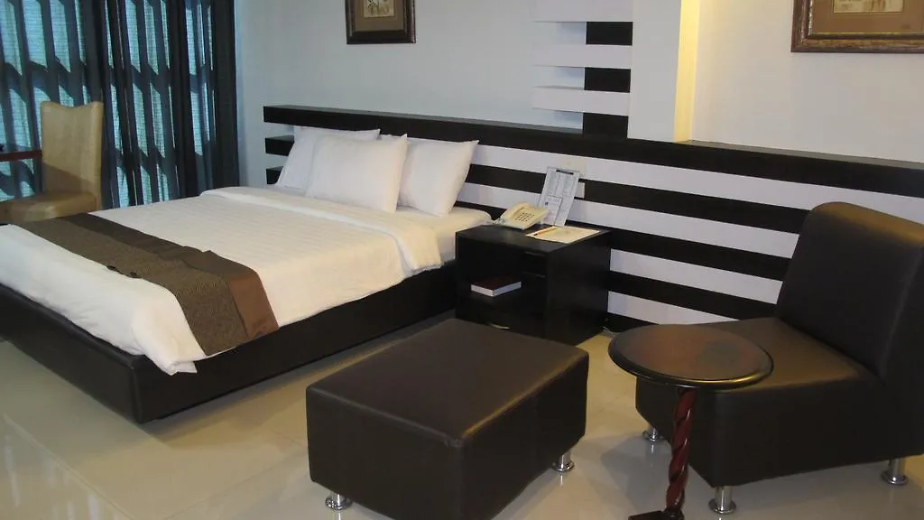 *** Hotel The Metropolis Suites Davao Philippines