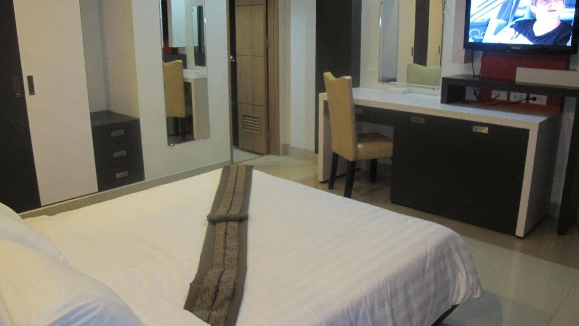 Hotel The Metropolis Suites Davao